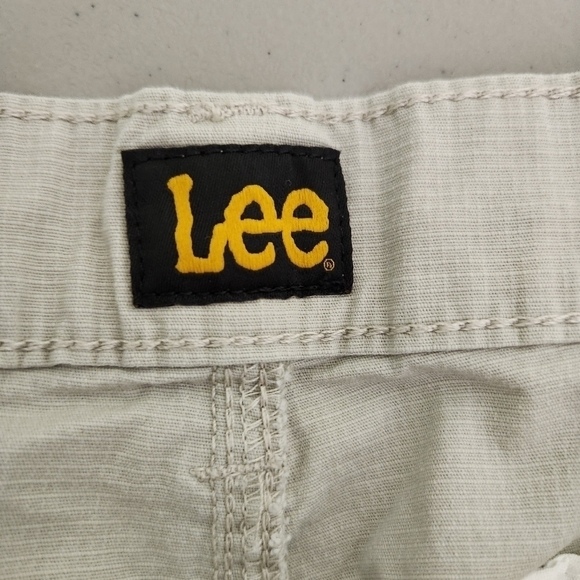 Men's Lee khaki Cargo shorts - Picture 6 of 7
